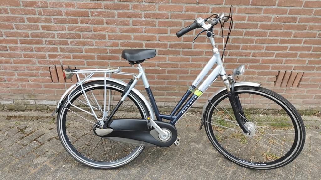 Gazelle orange damesfiets, Ophalen