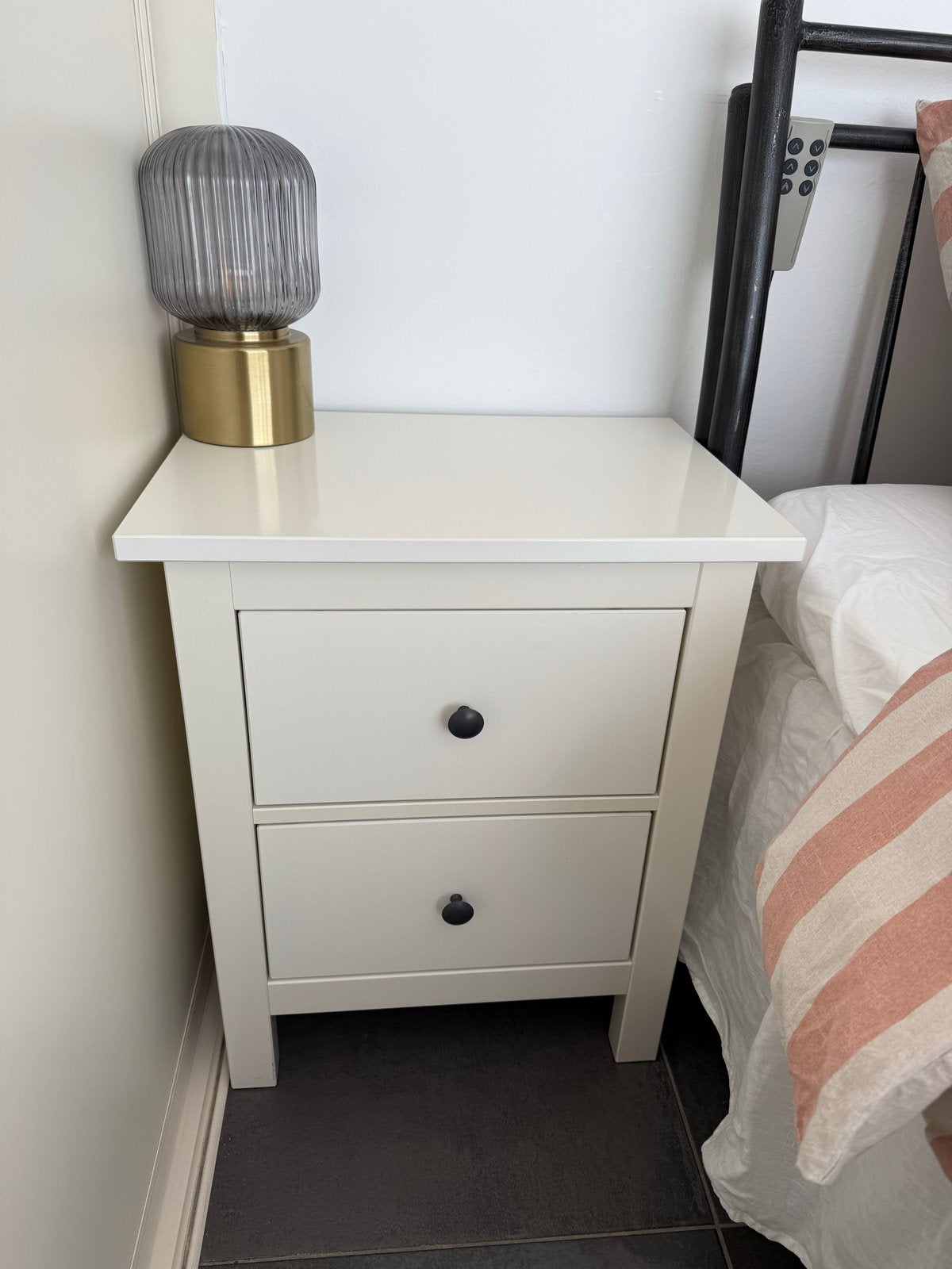 2x Nachtkastje met 2 lades - wit, Huis en Inrichting, Slaapkamer | Nachtkastjes, Ophalen, Minder dan 45 cm, 55 tot 70 cm, Zo goed als nieuw