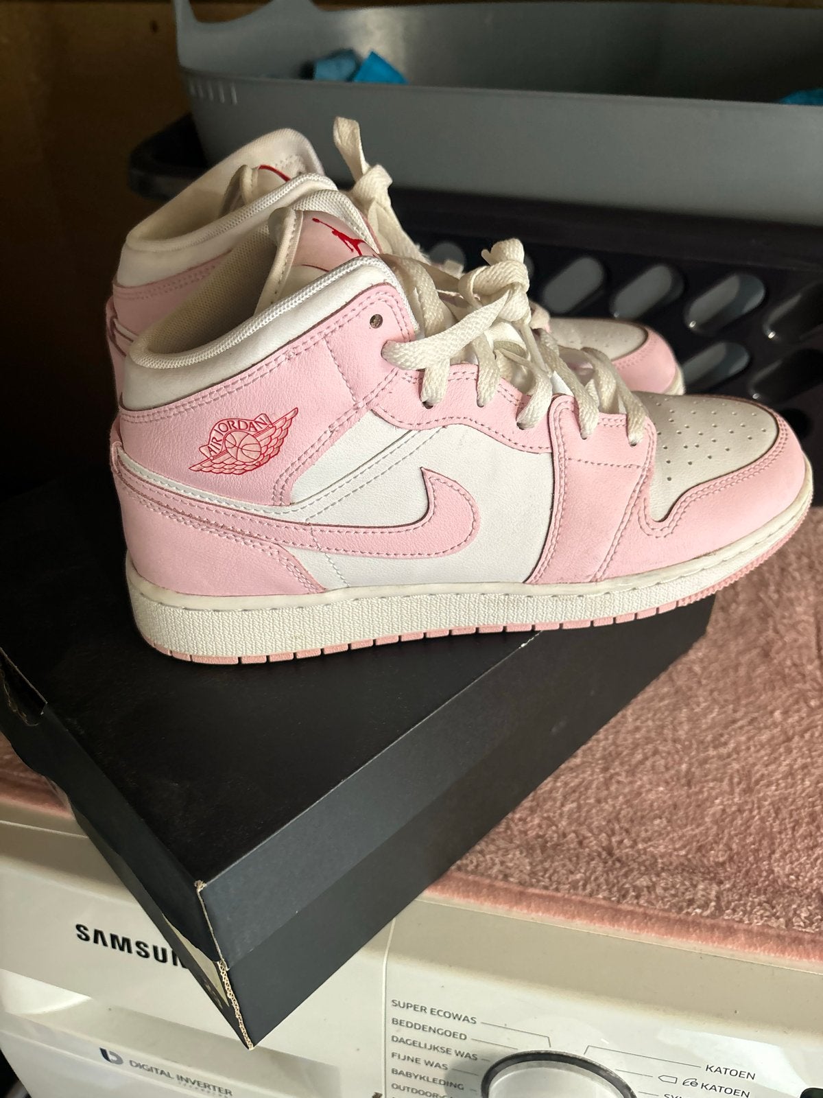 Nike Jordan 1 Mid (GS) Roze - Maat 40, Ophalen, Zo goed als nieuw, Roze, Sneakers of Gympen
