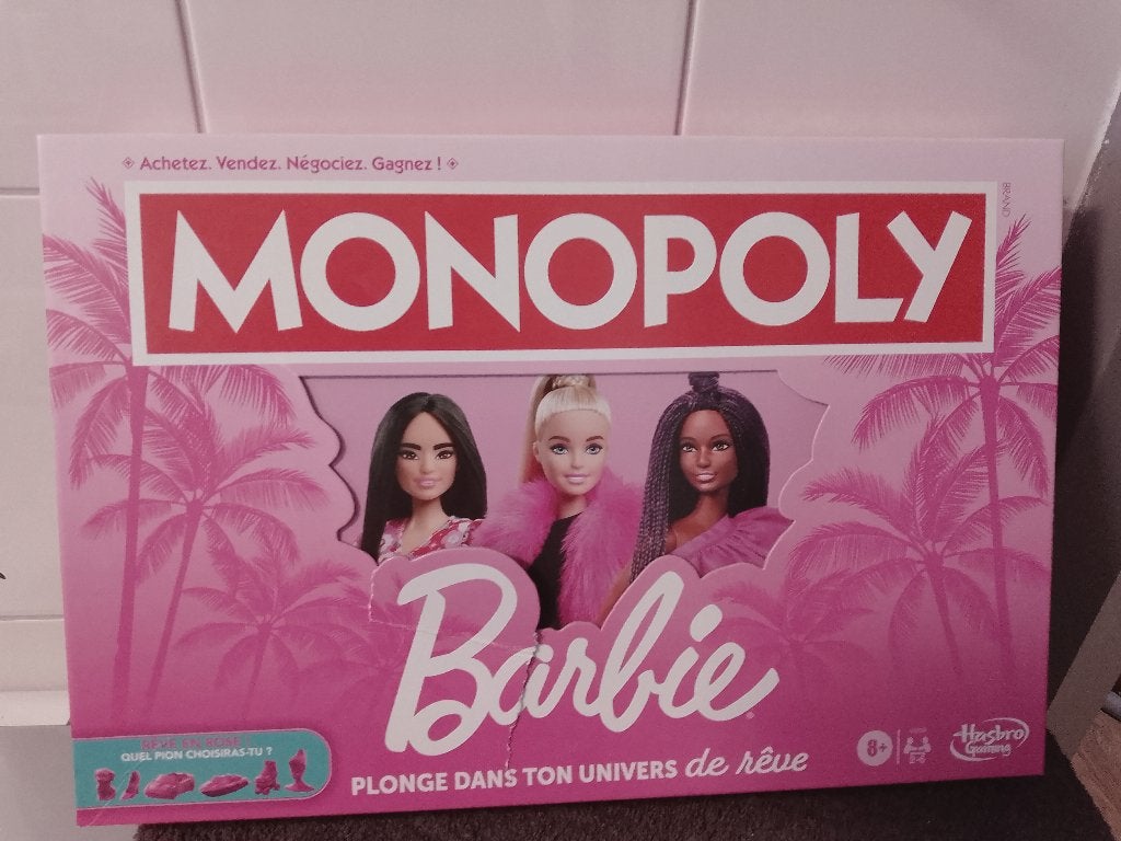 Te koop: Monopoly Barbie Editie bordspel (Franstalig)., Drie of vier spelers, Ophalen of Verzenden, Nieuw, Hasbro