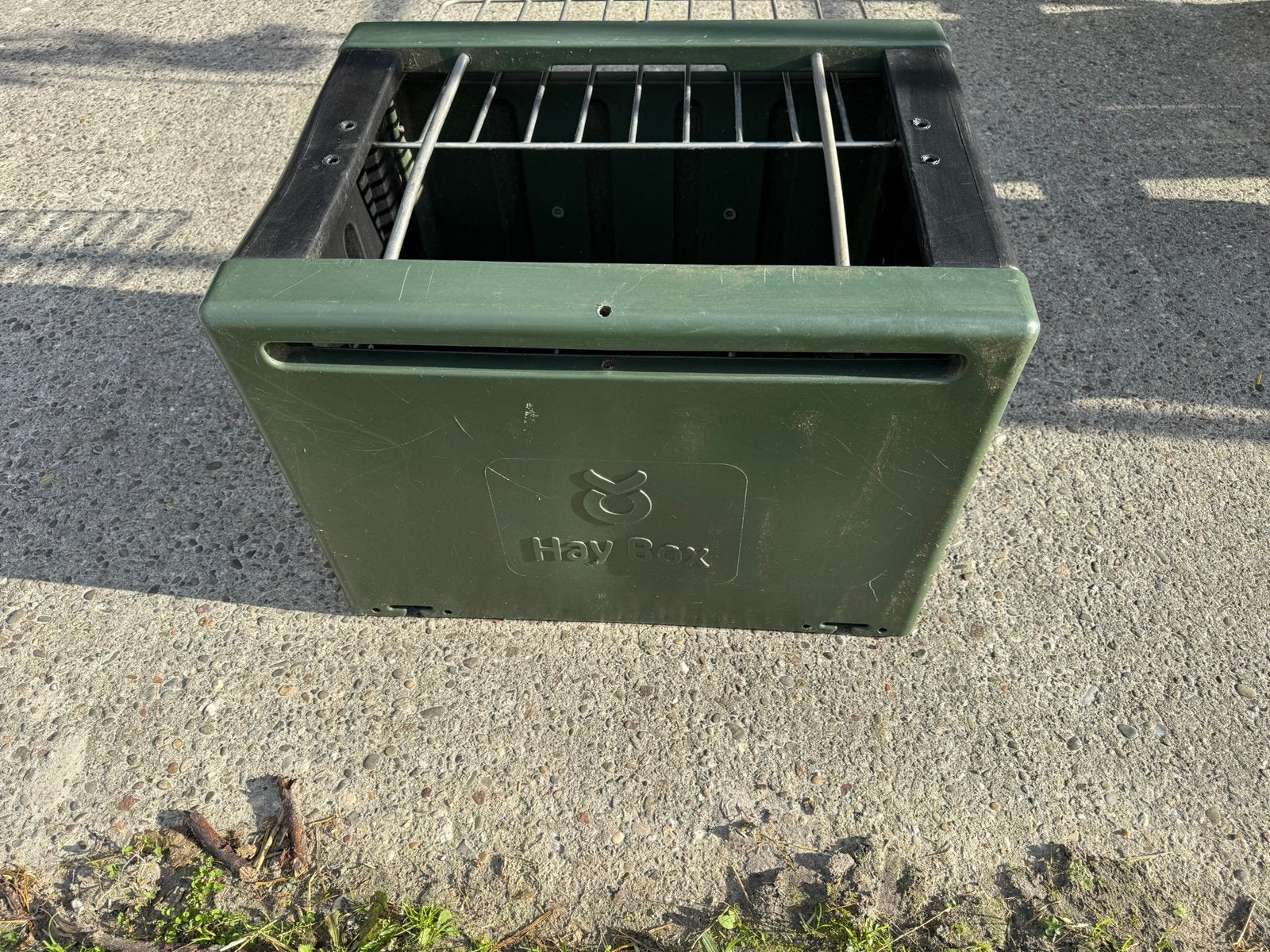 Te koop: Slow feeder Hay Box, Ophalen, Zo goed als nieuw