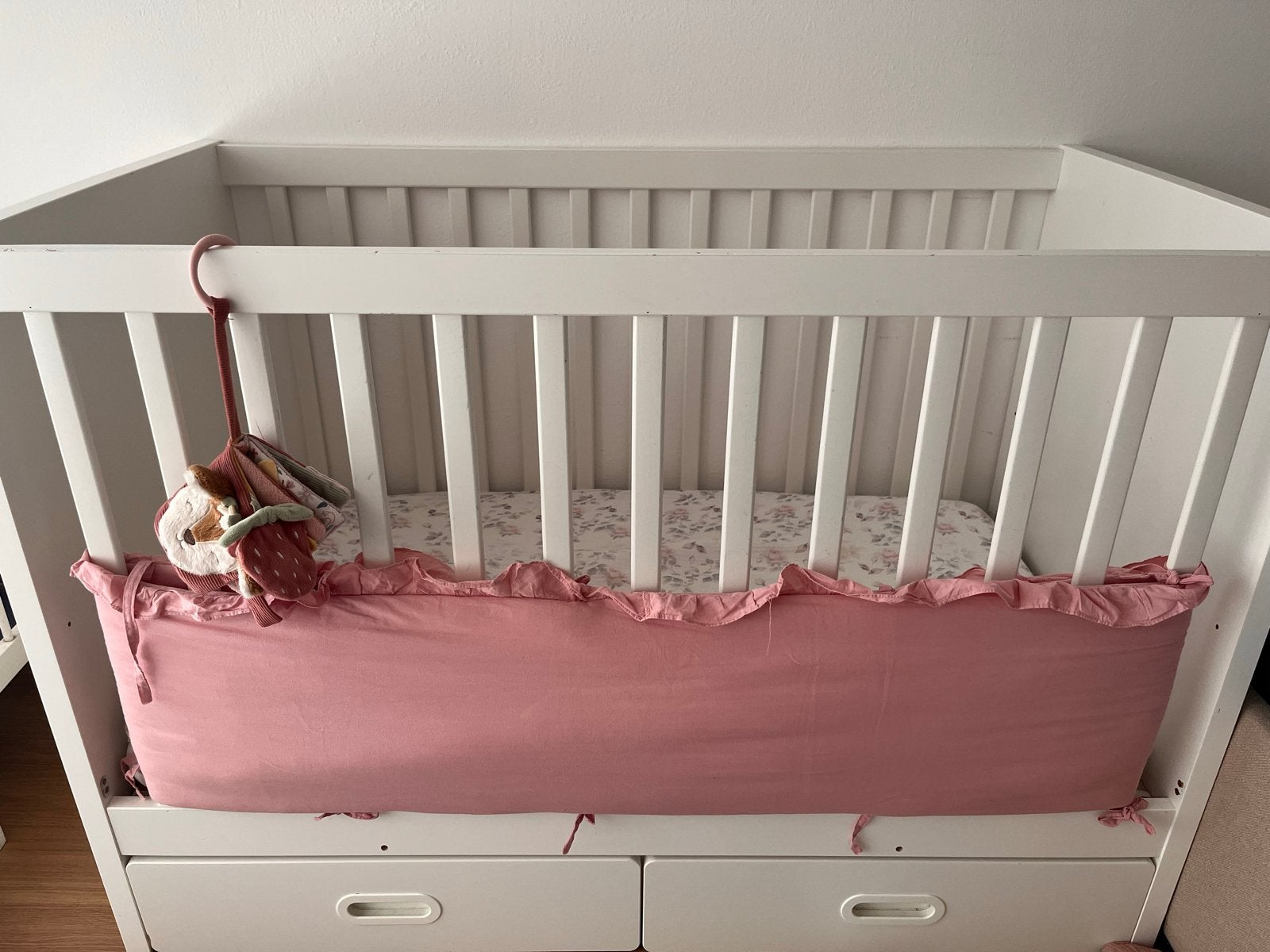 Ikea Stuva babybed - Let op: 1 schroef mist, Ophalen, Gebruikt, Ledikant