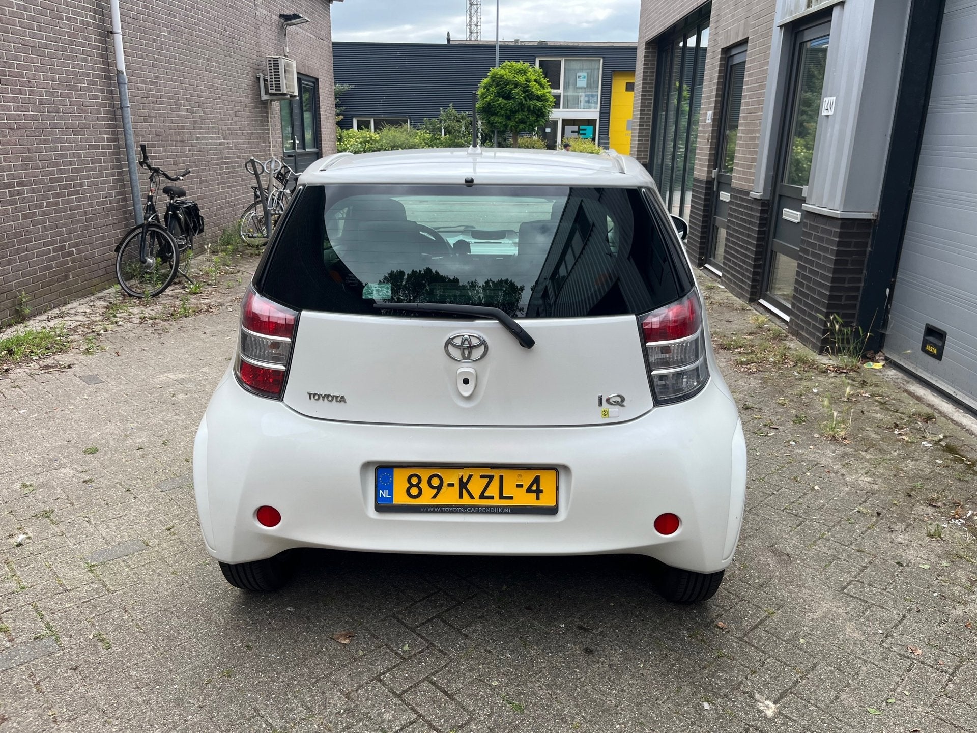 Toyota IQ 1.0 VVTi Comfort! AIRCO! BOEKJES!, Dealer onderhouden, Stof, Gebruikt, 4 stoelen