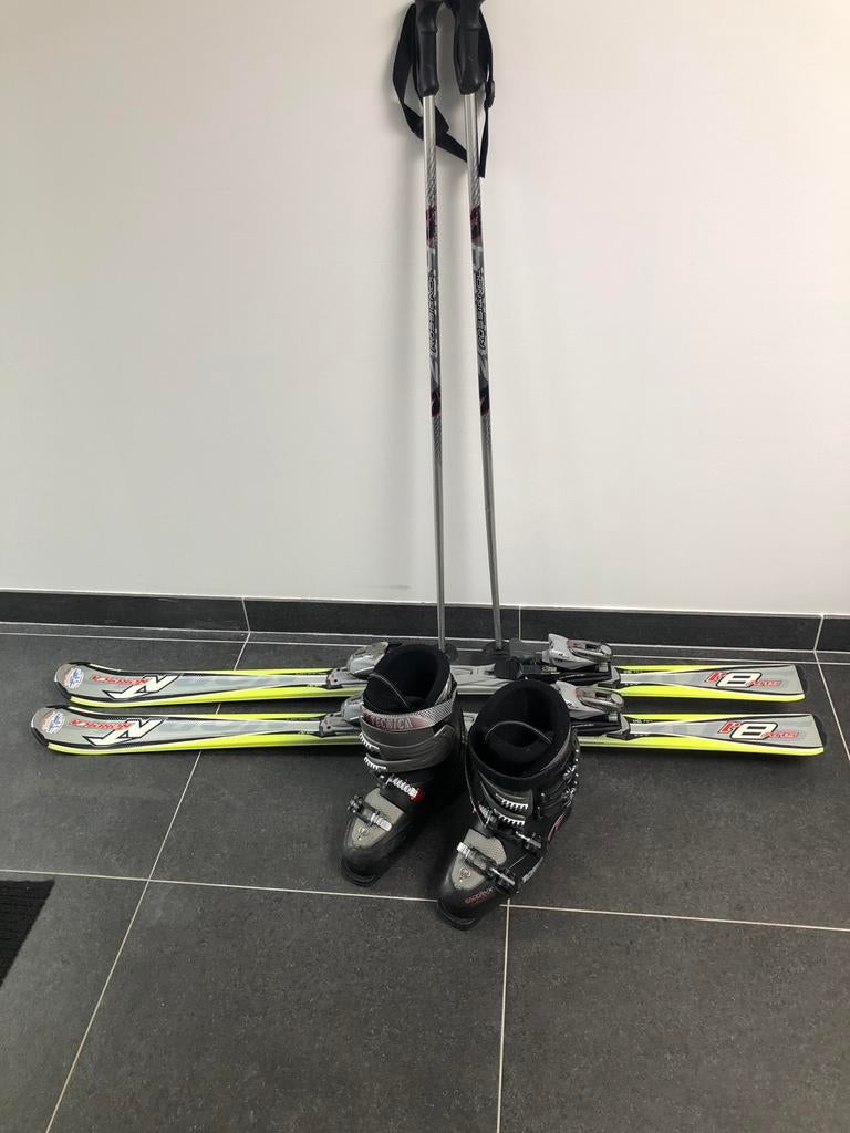 Ski set Nordica met Tecnica skischoenen en stokken, Sport en Fitness, Skiën en Langlaufen, Ophalen, 140 tot 160 cm, Gebruikt, Nordica