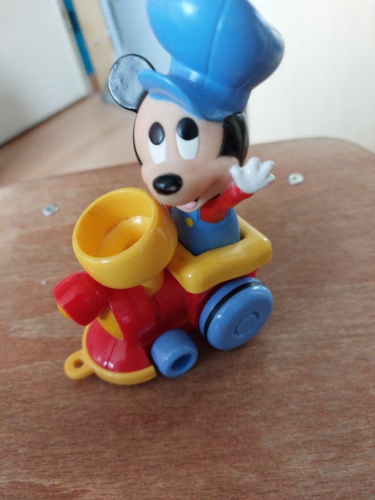 Mickey Mouse in trein, Verzamelen, Ophalen of Verzenden, Mickey Mouse, Zo goed als nieuw, Beeldje of Figuurtje