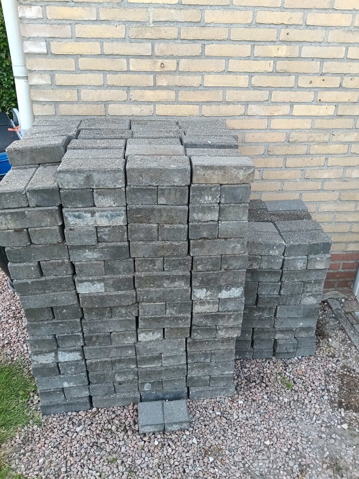 Gratis afhalen: klinkers 22x11x7cm - 462 stuks, Ophalen, Gebruikt, Klinkers, 10 m² of meer