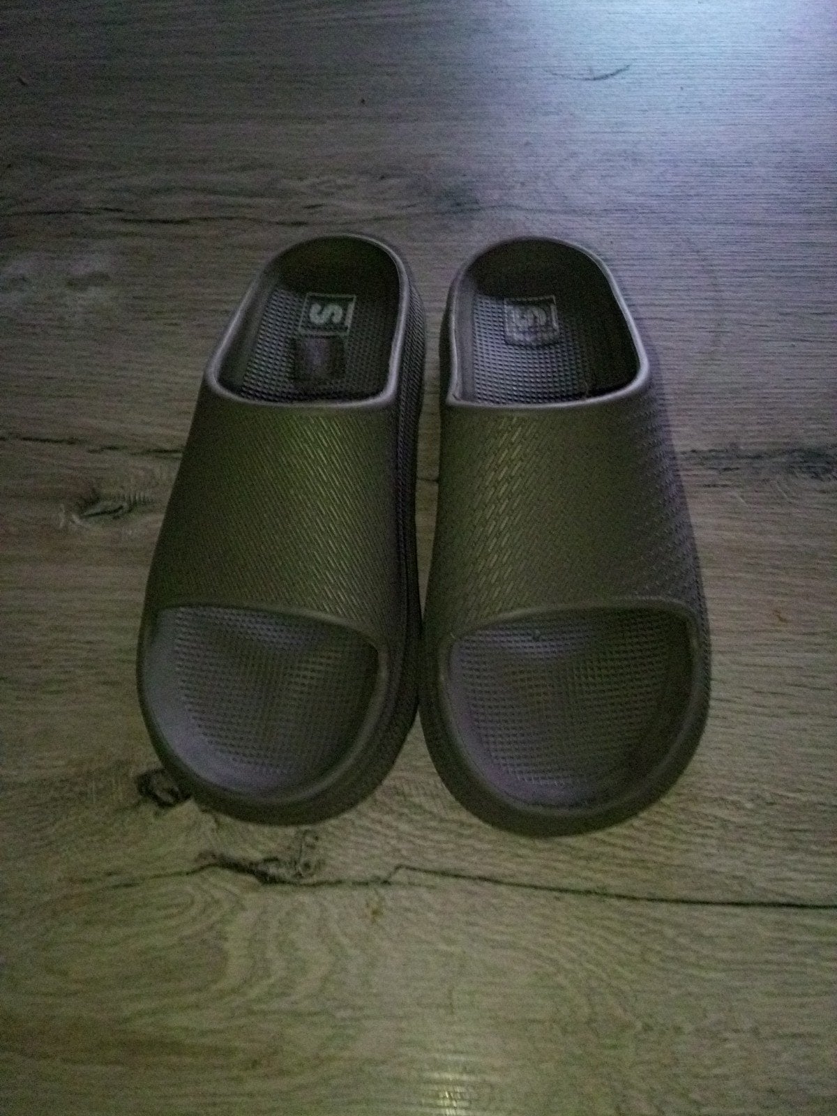 Comfortabele slippers maat 41 - Zo goed als nieuw, Ophalen of Verzenden, Zo goed als nieuw, Bruin, Slippers