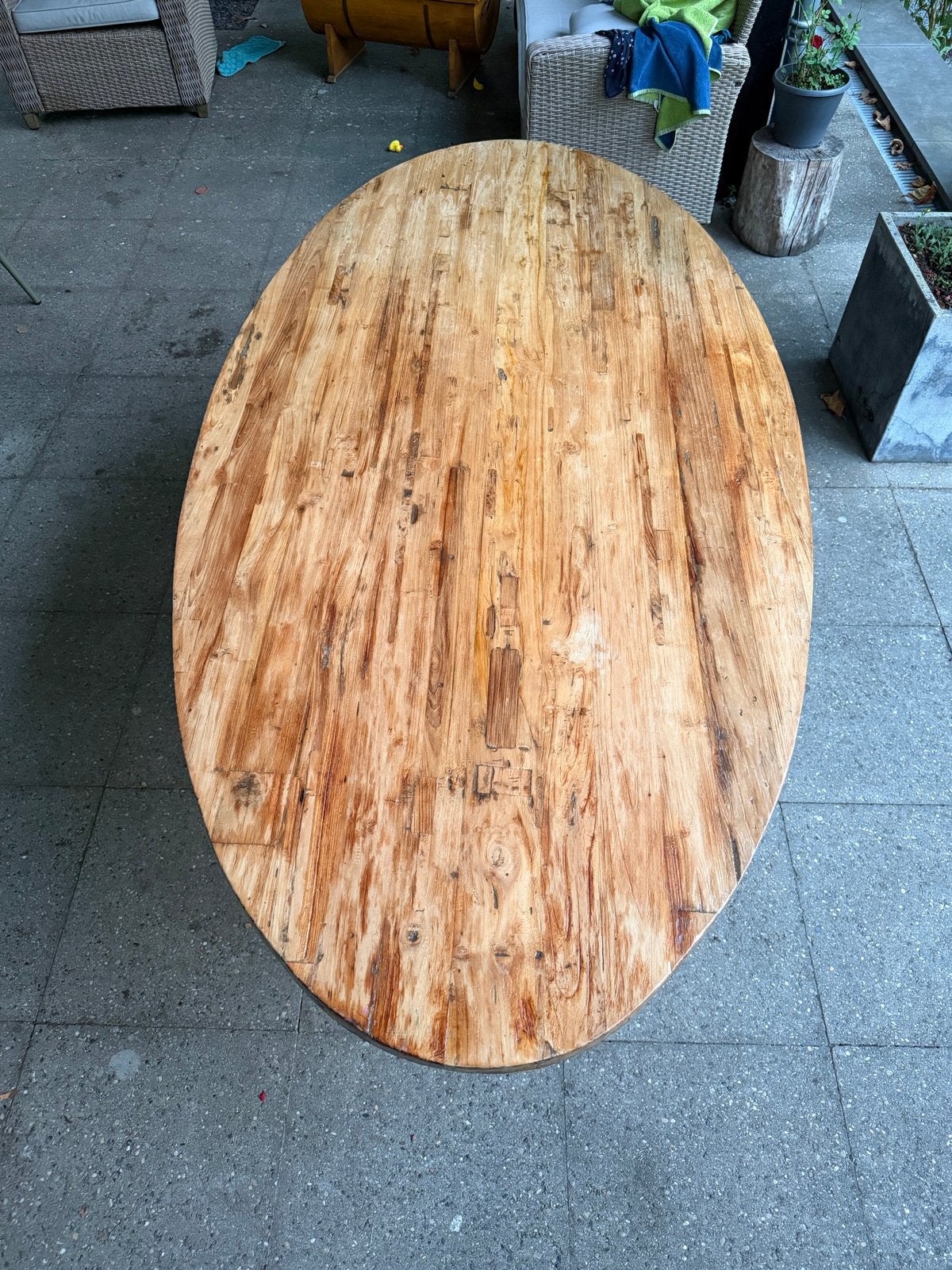 Ovale mangohouten tafel met gerepareerd onderstel, Huis en Inrichting, Tafels | Eettafels, Ophalen, Gebruikt, 100 tot 150 cm, 200 cm of meer