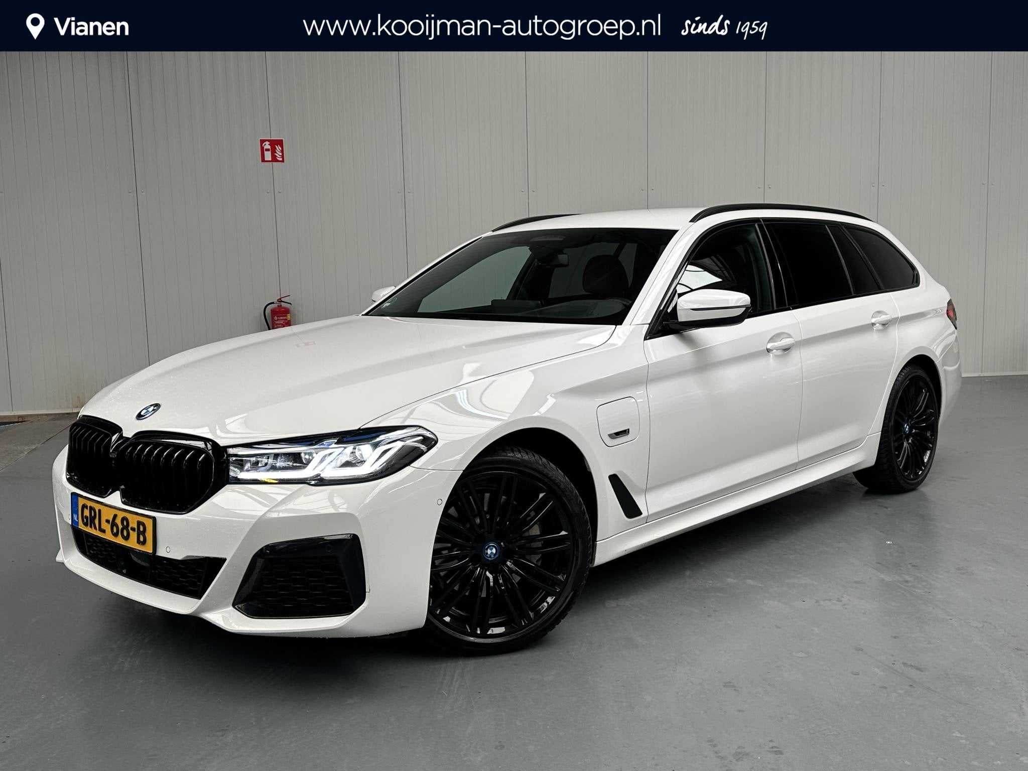 BMW 5-serie Touring 530e xDrive Business Edition Plus met Tr, Auto's, BMW, 1998 cc, 1935 kg, Gebruikt, Euro 6