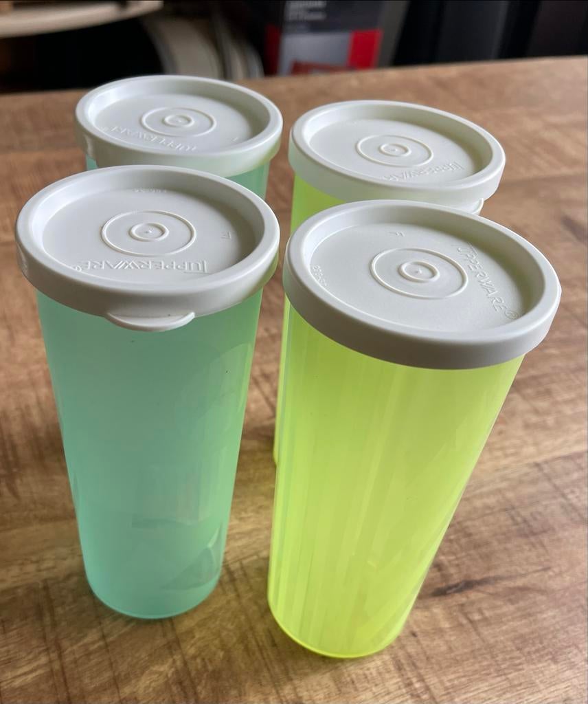 Set van 4 Tupperware bekers - Groen en Geel, Ophalen of Verzenden, Gebruikt, Groen, Beker of Kan
