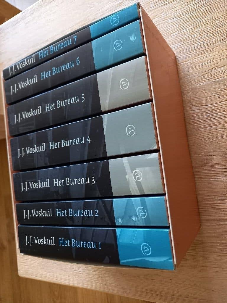 J.J. Voskuil- complete 7-delige serie Het Bureau (in box), Boeken, Literatuur, Gelezen, Ophalen of Verzenden