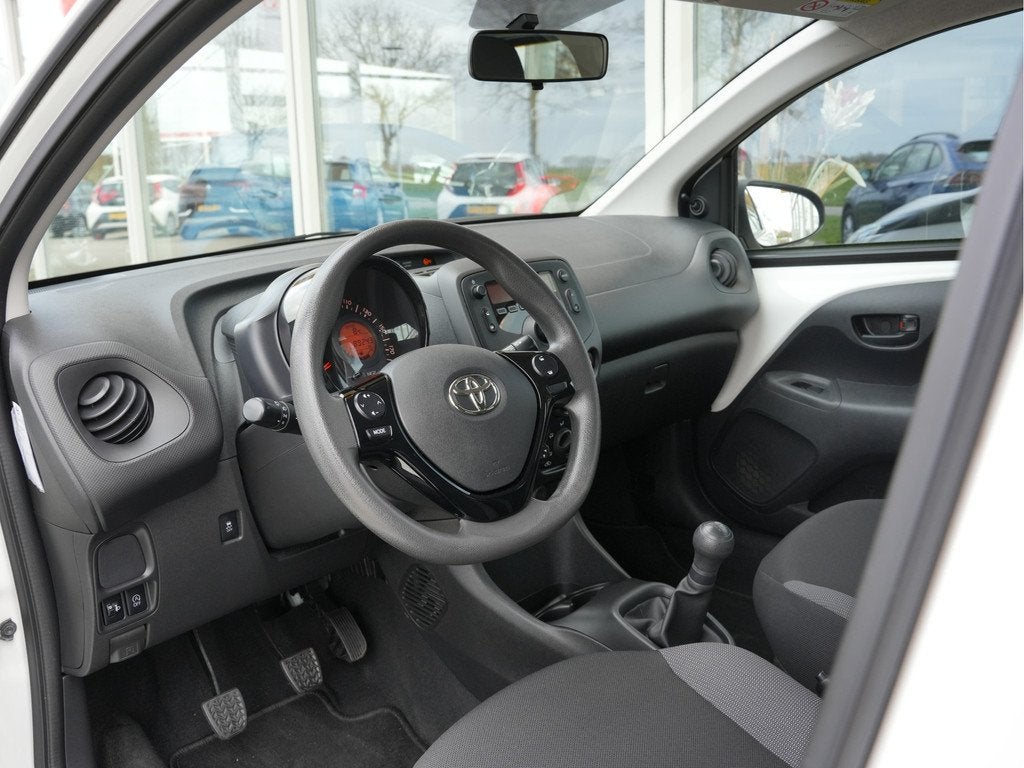 Toyota Aygo 1.0 VVT-i x-fun | Bluetooth | Airco | (bj 2019), Voorwielaandrijving, Stof, Gebruikt, 4 stoelen