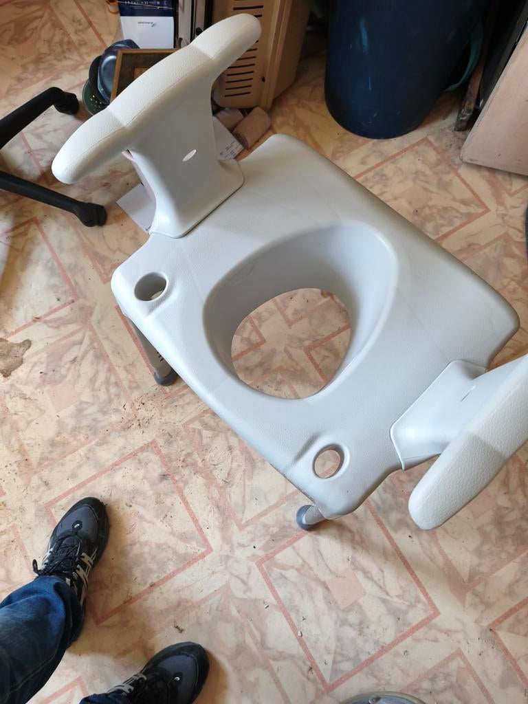 WC. overzet stoel aankoop prijs 130,-, Ophalen