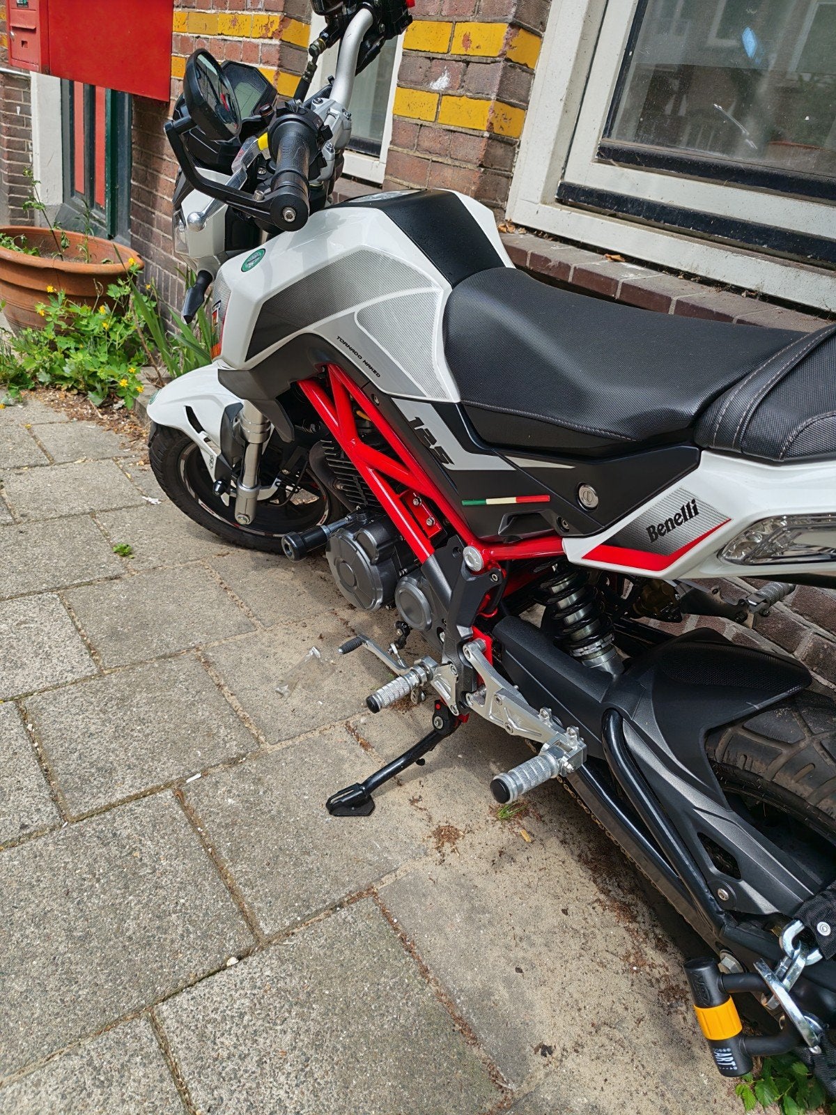 Benelli TNT 125 - Compacte Naked Bike, Gebruikt, Particulier, 11 kW of minder, ABS