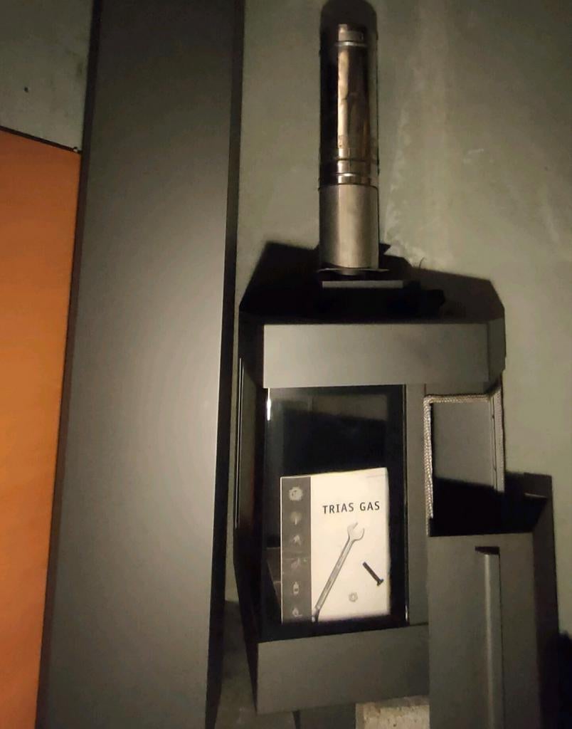 Harrie Leenders Trias Mk2 Gaskachel Wandhaard, Huis en Inrichting, Haarden, Ophalen, Zo goed als nieuw, Hangende haard, Gashaard