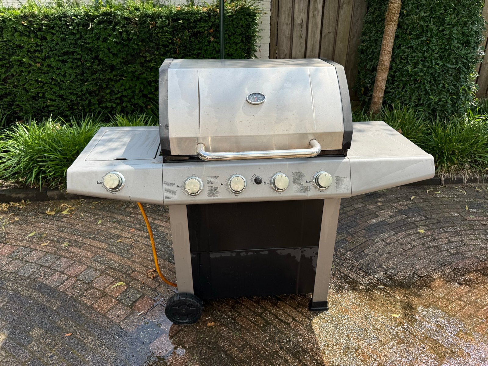 Gebruikte gasbarbecue met zijbrander, Ophalen, Gebruikt