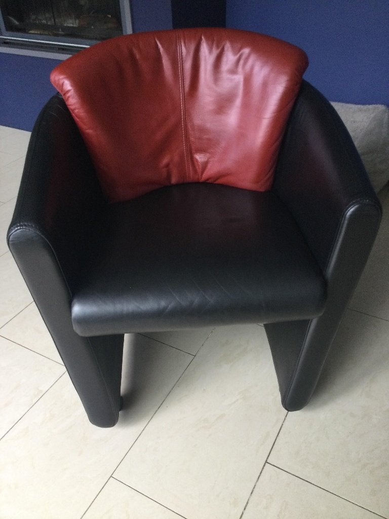 Leolux fauteuils , 2 X in zwart met rood leder., Huis en Inrichting, Ophalen of Verzenden, Zo goed als nieuw, 75 tot 100 cm