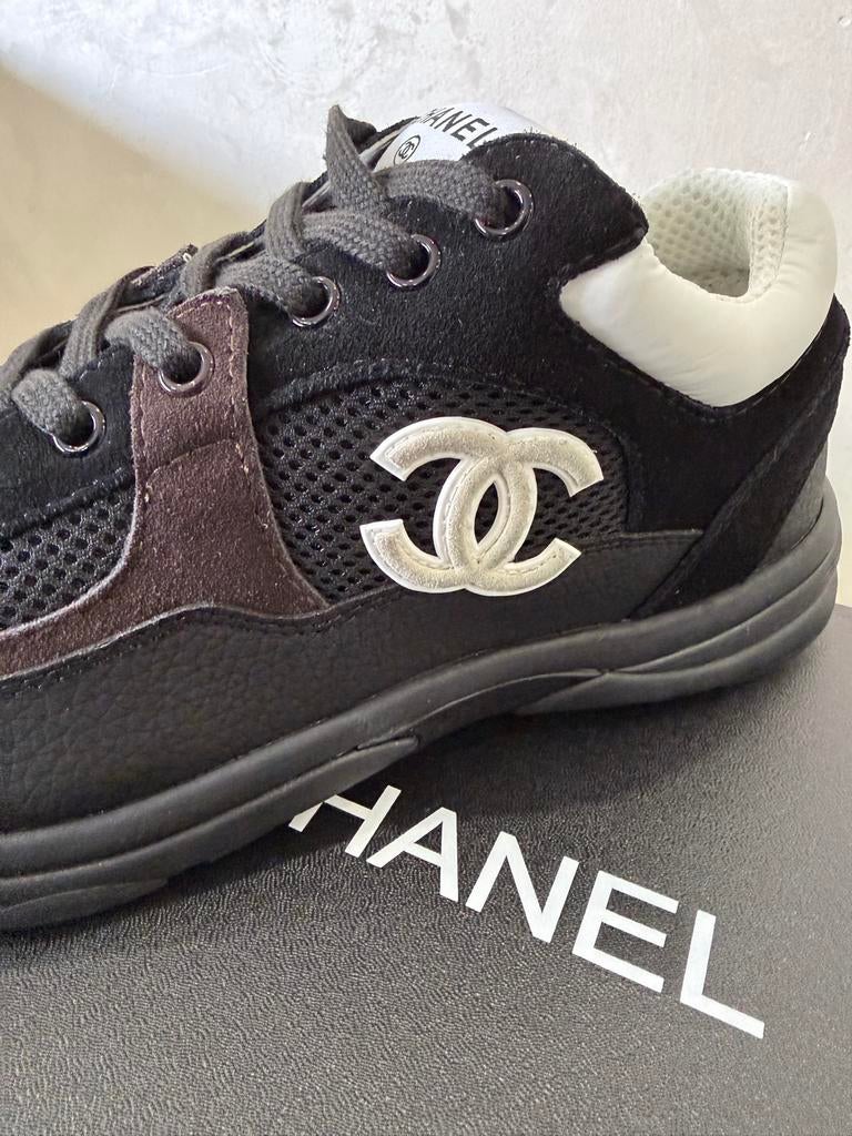 Chanell schoenen in doos maat 43, past ook maat 42, Kleding | Dames, Schoenen, Zwart, Nieuw, Ophalen of Verzenden, Sneakers of Gympen