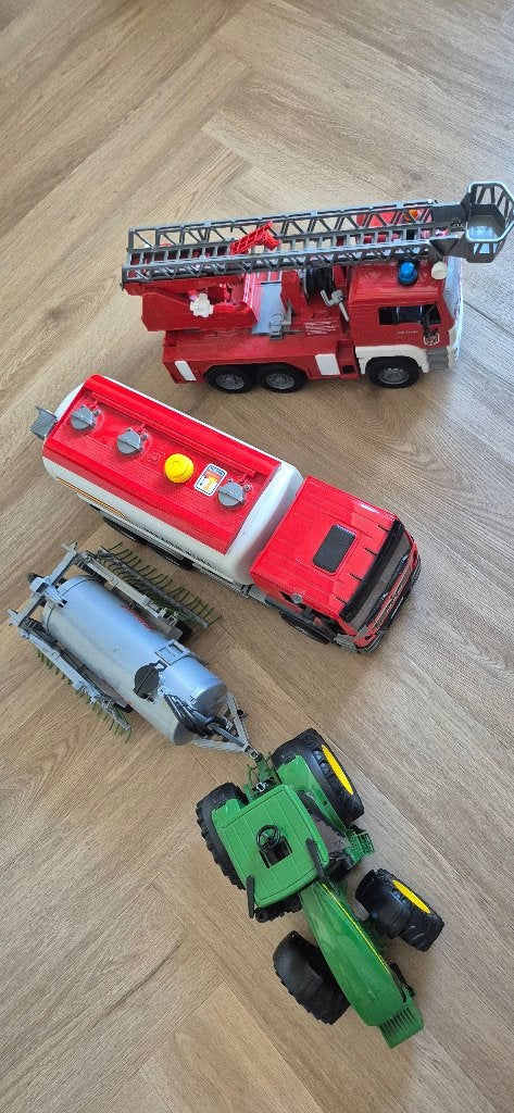 Bruder autos (ook per stuk te koop), Ophalen, Gebruikt