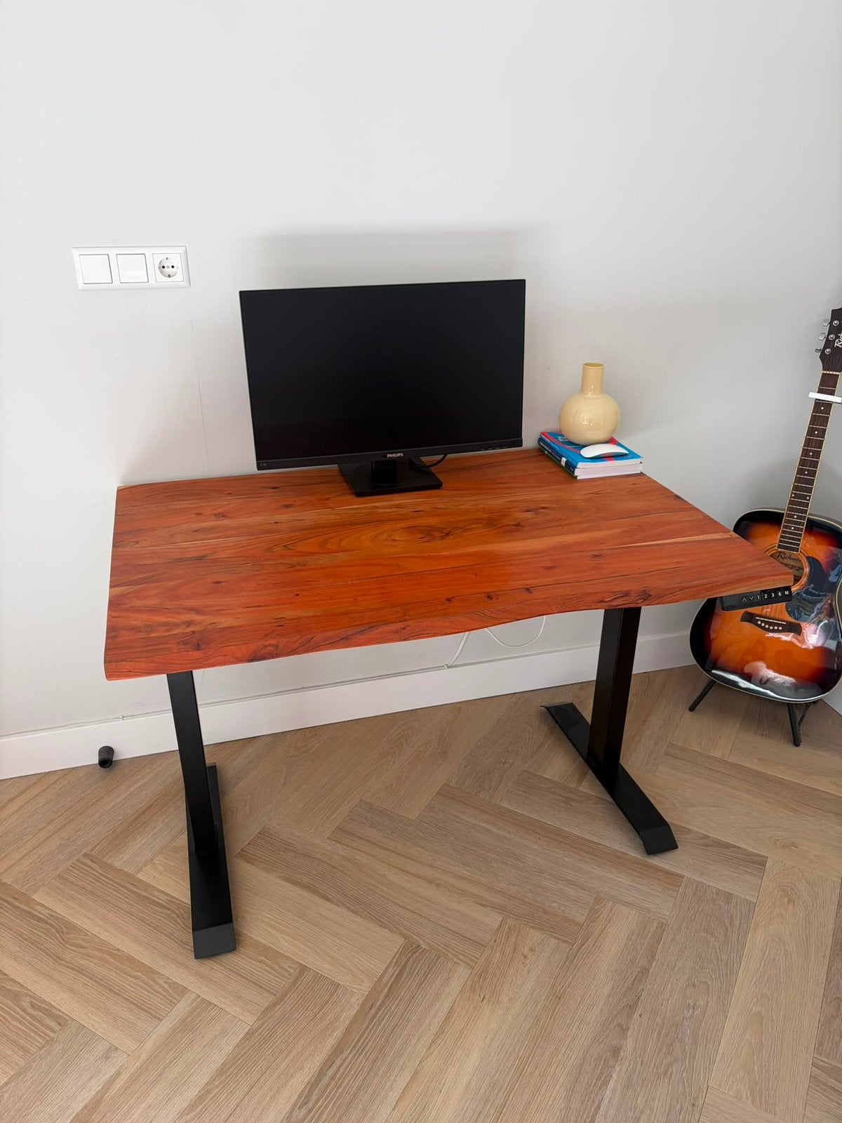 Zit/sta bureau elektrisch acacia hout, Huis en Inrichting, Bureaus, Ophalen, Elektrisch, Zo goed als nieuw