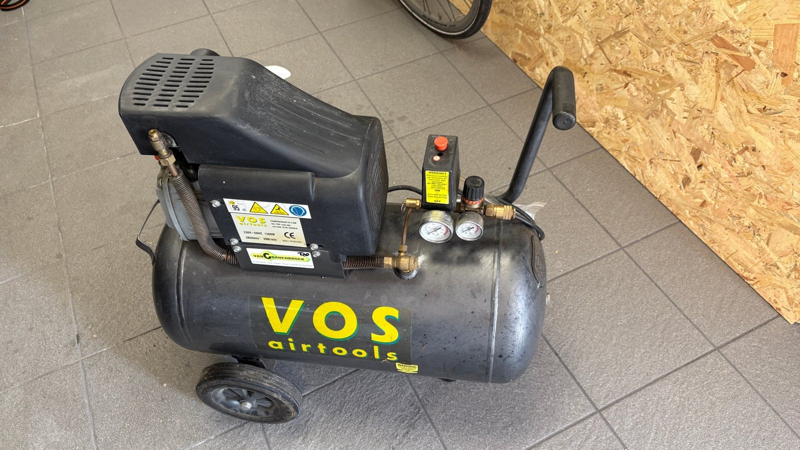 VOS Airttools Compressor 50L - Krachtige en Mobiel, Ophalen, Gebruikt, 6 tot 10 bar, 25 tot 100 liter