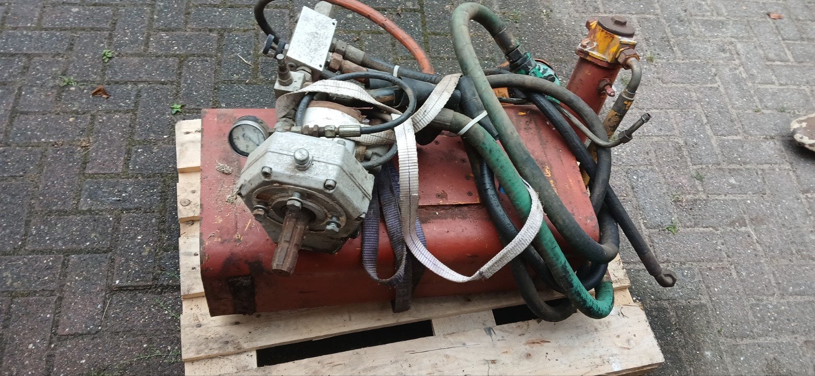 Hydrauliek unit aftakas aangedreven, Ophalen