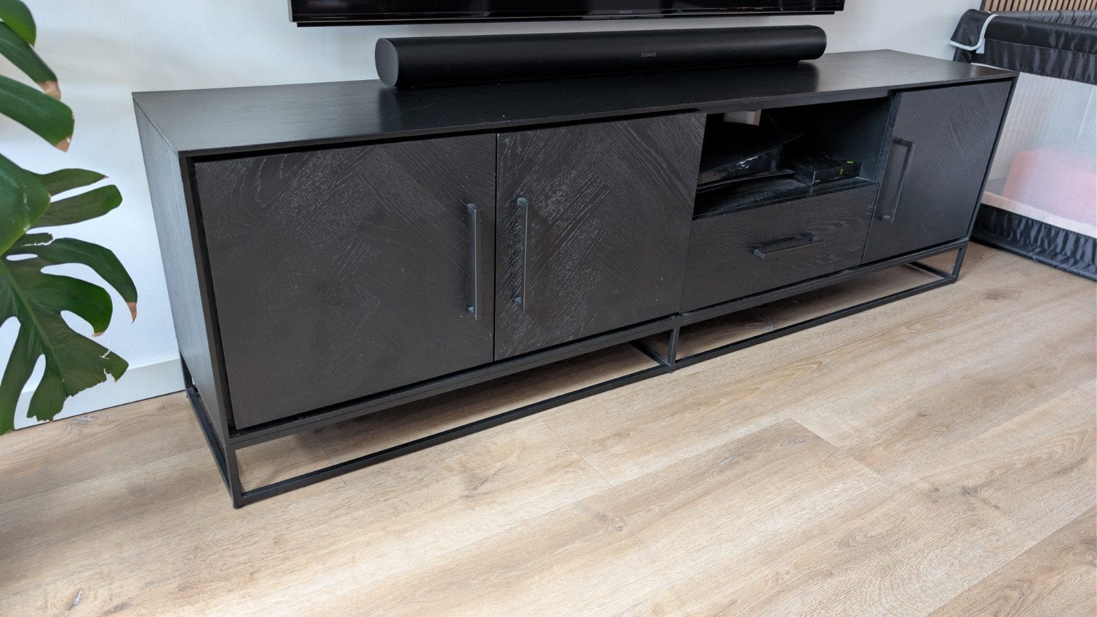 Tv meubel met visgraat patroon - Pronto Wonen, Ophalen, 150 tot 200 cm, Zo goed als nieuw, Minder dan 100 cm