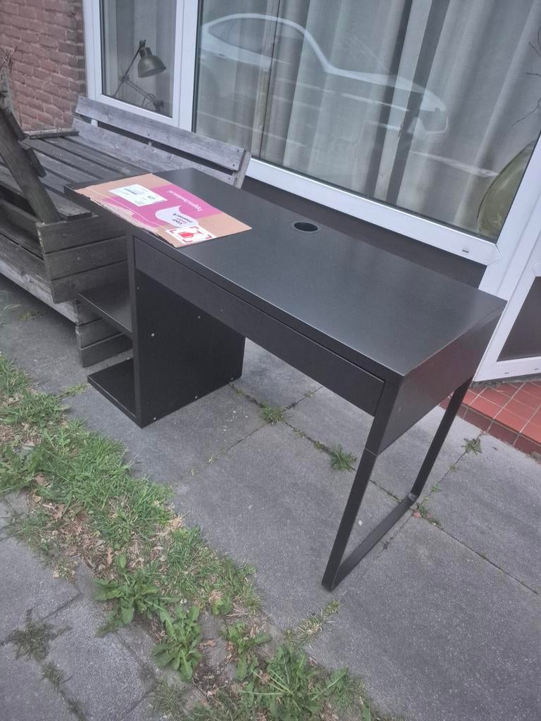 Zwart bureau met lades en opbergruimte Ikea, Huis en Inrichting, Bureaus, Spaanplaat of MDF, Ophalen of Verzenden, Zo goed als nieuw