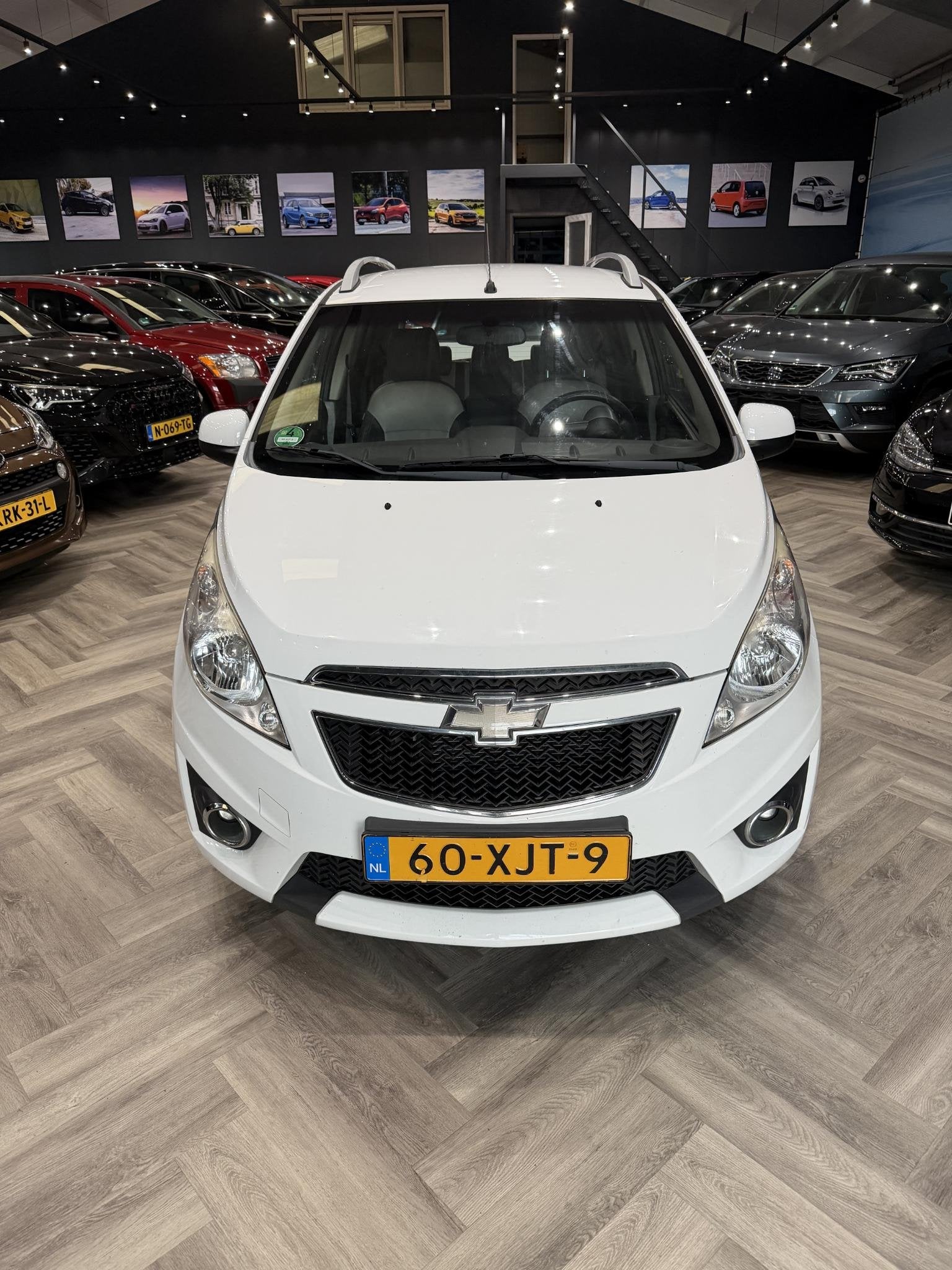 Chevrolet Spark 1.0 16V LT White Limited Edition Bi-Fuel, Auto's, Chevrolet, Euro 5, 4 cilinders, Wit, Origineel Nederlands