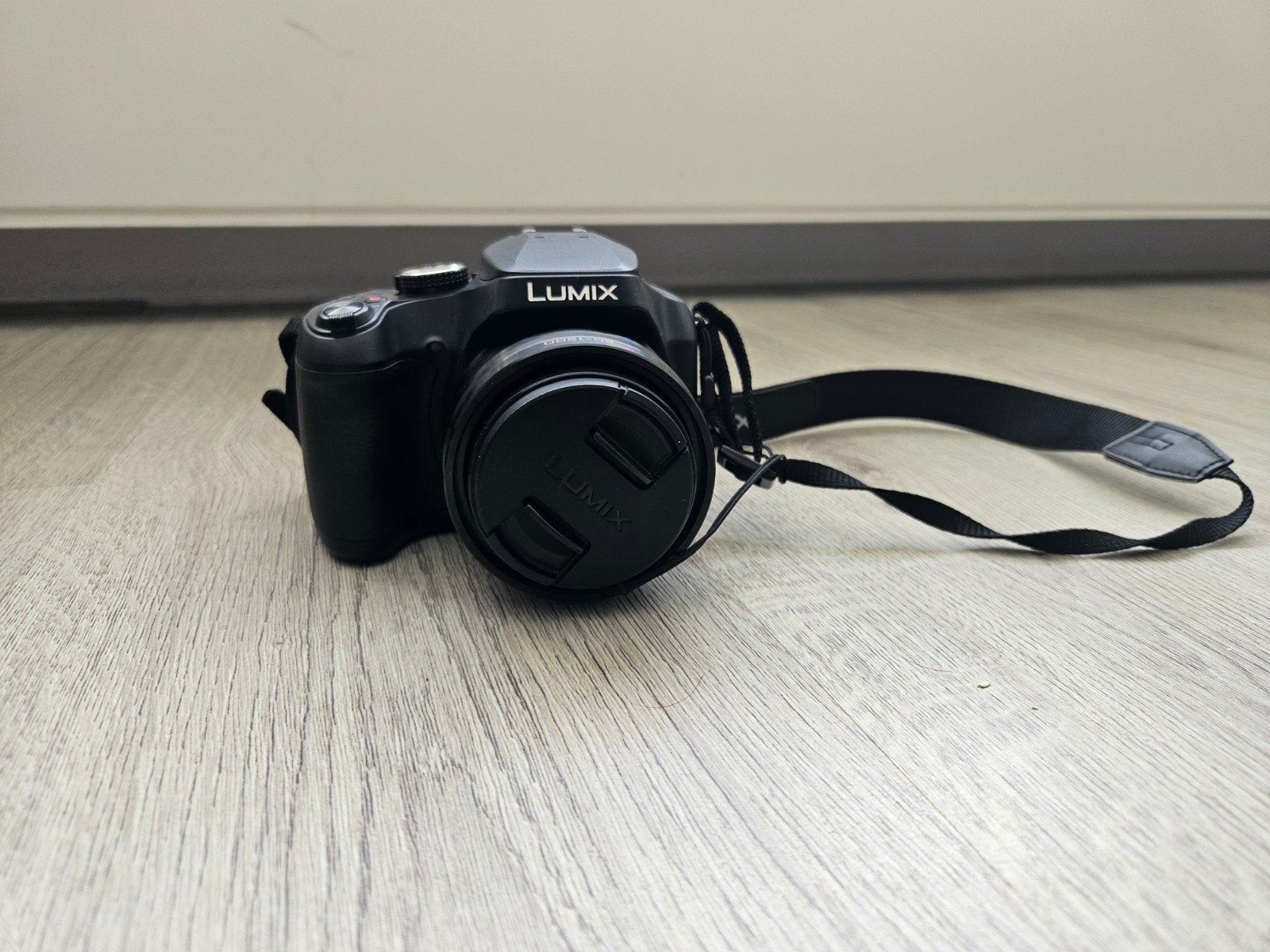 Panasonic Lumix DC-FZ82  met 3 accu's, Ophalen, Gebruikt, Overige Merken, 8 keer of meer