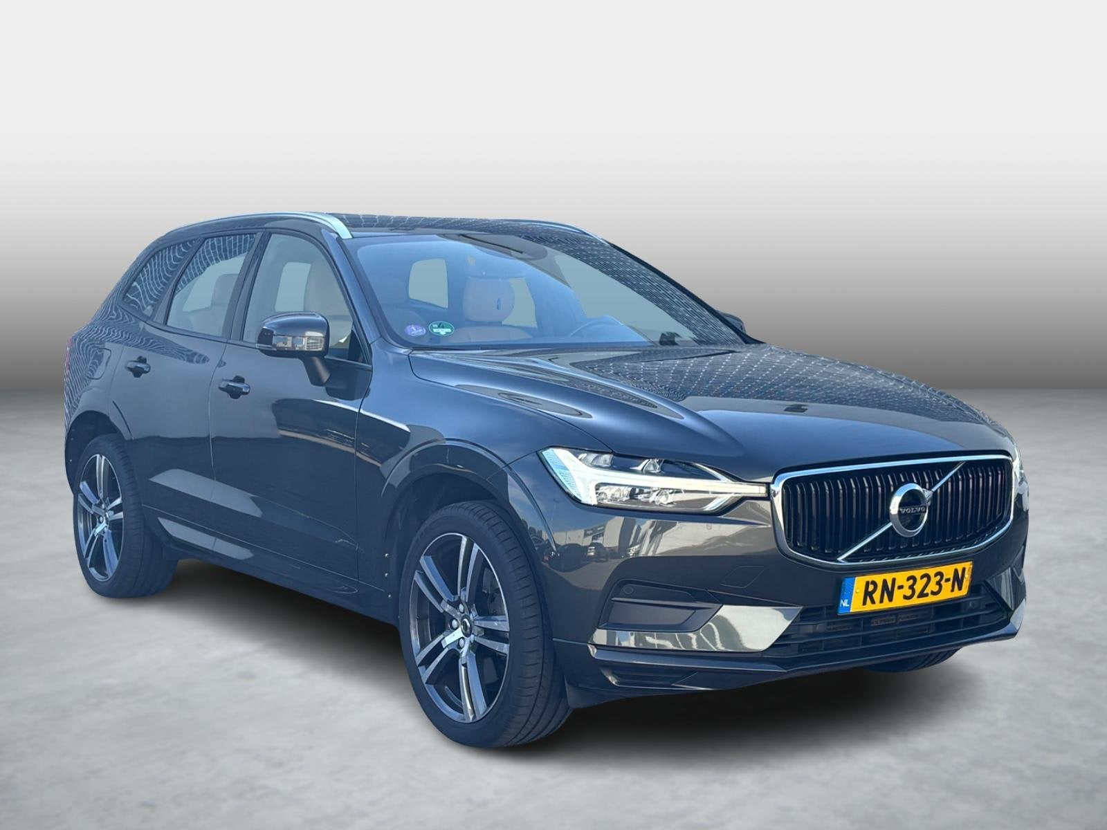 Volvo XC60 T5 AWD Momentum Aut. | Trekhaak | Lichtmetalen Ve, Auto's, Gebruikt, Euro 6, 1714 kg, XC60