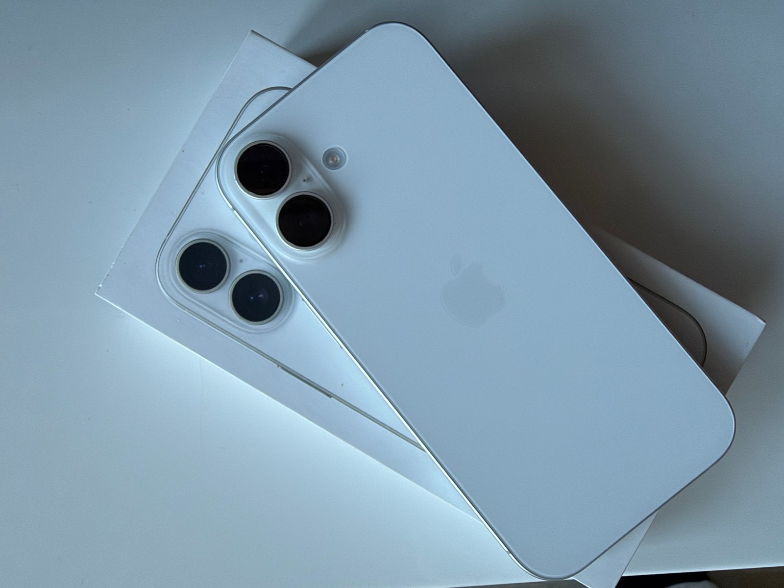 Iphone 17, Telecommunicatie, IPhone 17e, Wit, Zo goed als nieuw, Zonder simlock