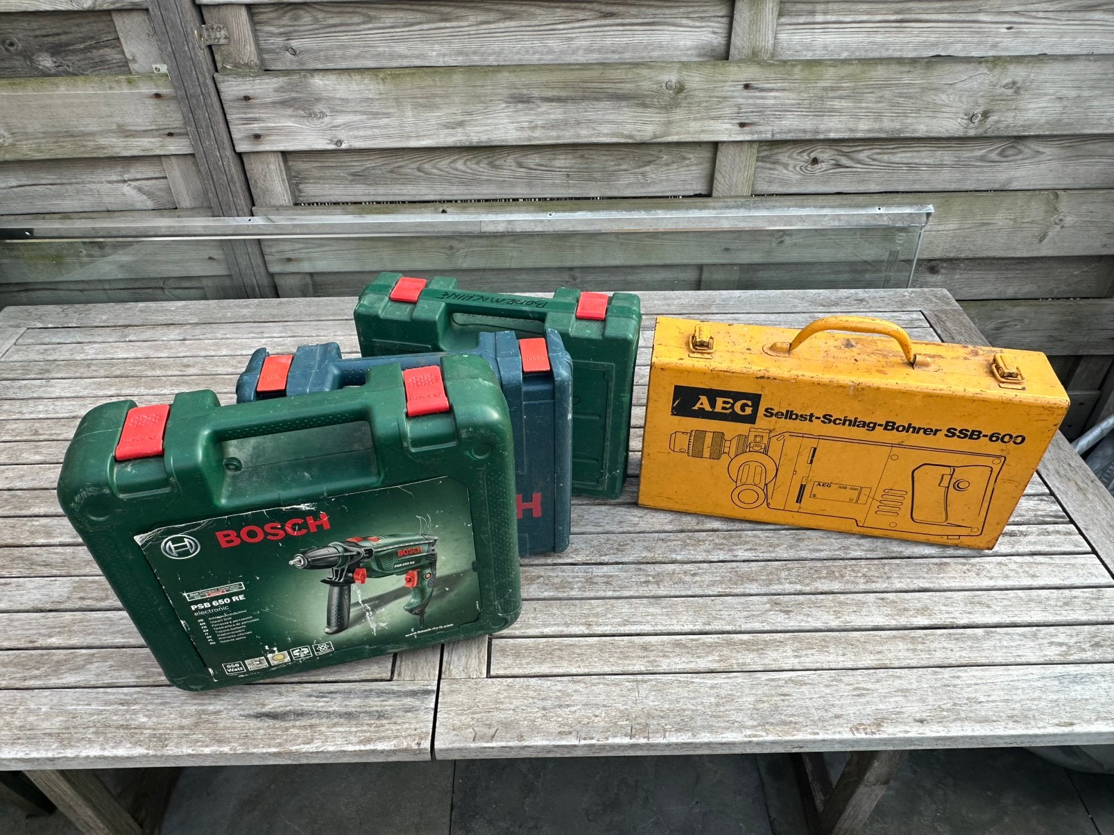 Boormachines te koop: Bosch PSB 550 RE en AEG SSB-600, Doe-het-zelf en Verbouw, Verzenden, Boor- en Schroefmachine, Klopboormechanisme