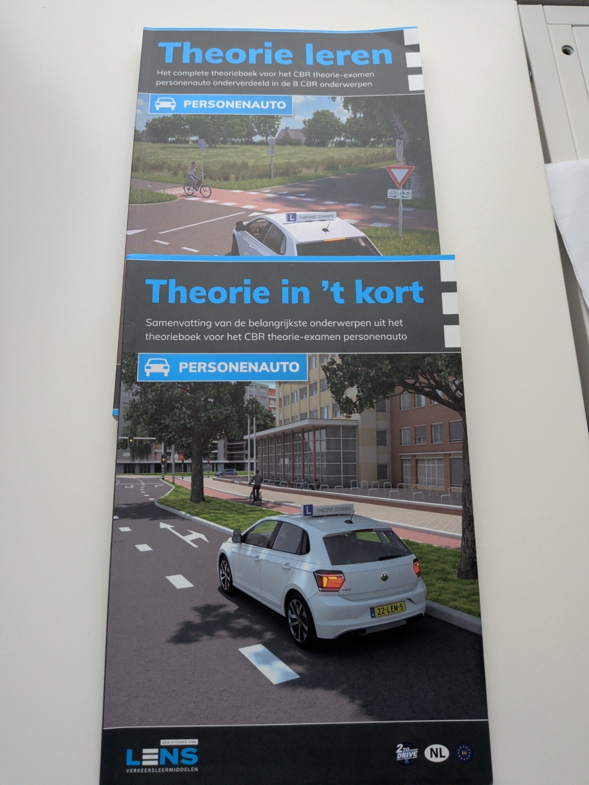 Theorieboek CBR Personenauto - LENS Verkeersleermiddelen, Boeken, Ophalen of Verzenden, Zo goed als nieuw, Overige niveaus, LENS Verkeersleermiddelen
