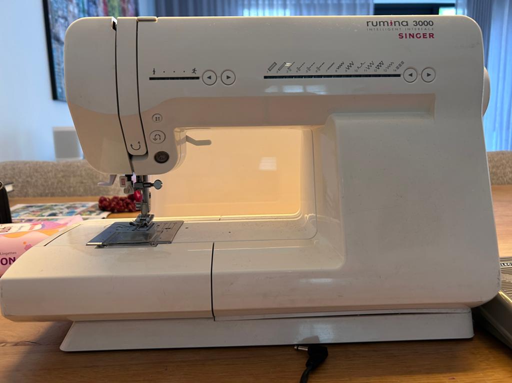 Singer Rumina 3000, Hobby en Vrije tijd, Naaimachines en Toebehoren, Ophalen, Gebruikt, Naaimachine, Singer