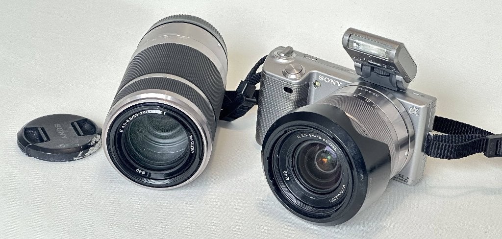 Sony NEX5 met Kitlens, 55-210mm Zoomlens en flits, géén accu, Audio, Tv en Foto, Fotocamera's Digitaal, 14 megapixels, Gebruikt