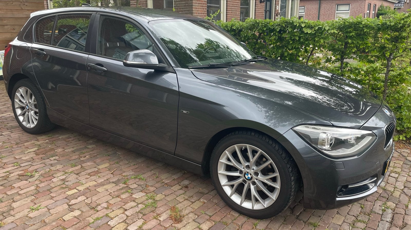 BMW 1-Serie 114I 75KW 5-DR 2012 Grijs, 1-Serie, Achterwielaandrijving, Zwart, 4 cilinders