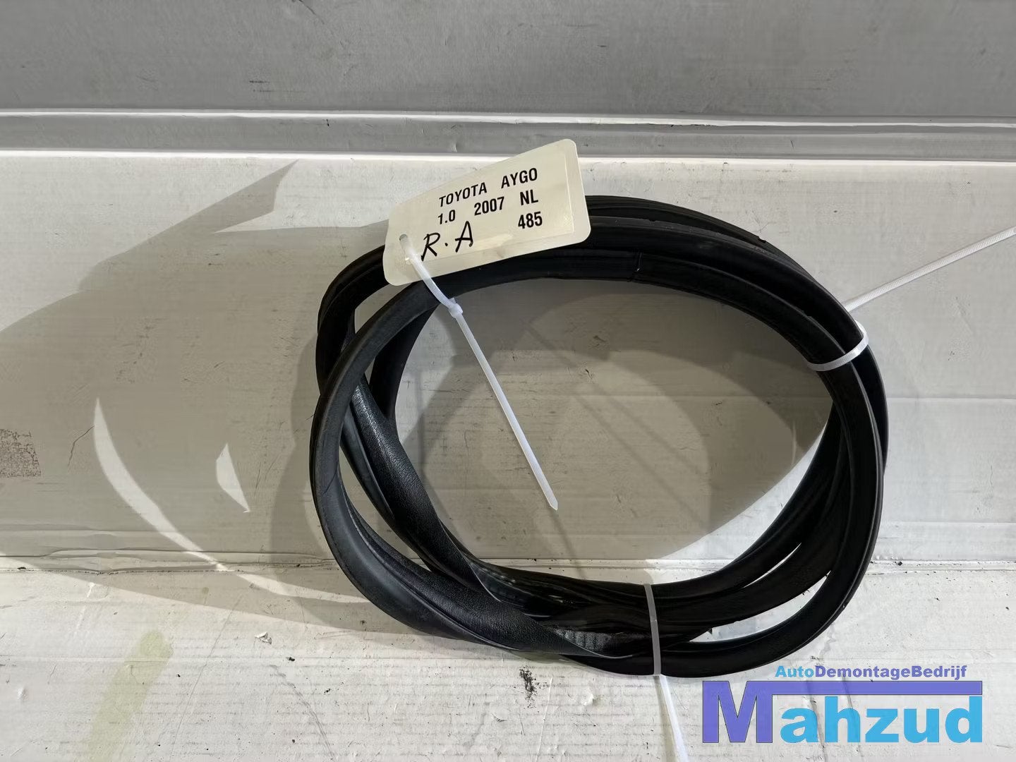 TOYOTA AYGO rechts achter deurrubber 2005-2014, Info@toyota.co.jp, Gebruikt, Toyota Motor Corporation, Toyota