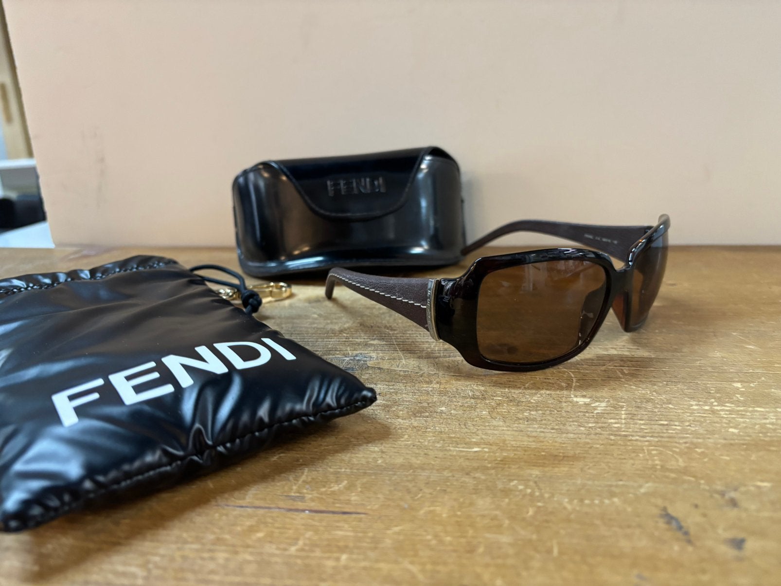Originele Fendi zonnebril, Ophalen of Verzenden, Zo goed als nieuw, Overige merken