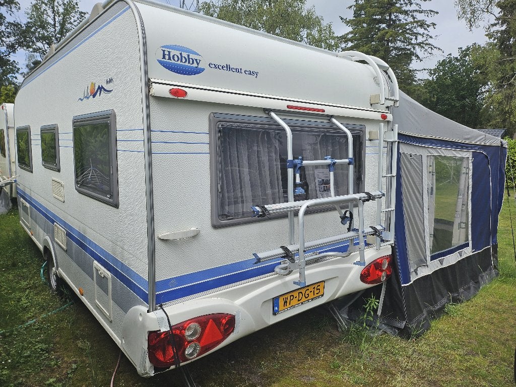 Caravan; Hobby Excellent Easy 495 uit 2005 voor €8250,-, Schokbreker, Rondzit, Hobby, Particulier