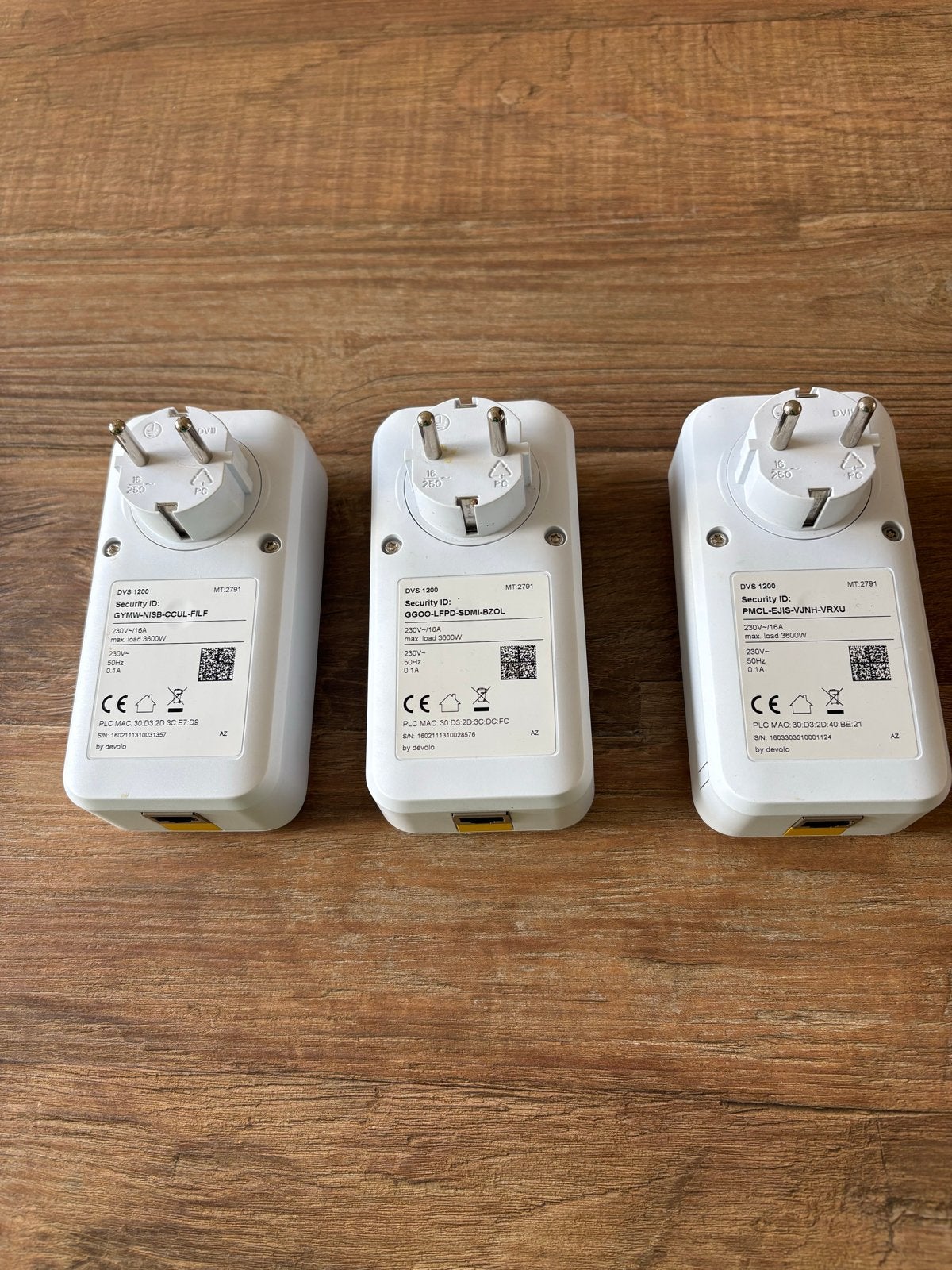 Devolo dLAN 1200+ Powerline Adapters (3 stuks), Computers en Software, Netwerk switches, Zo goed als nieuw, Ophalen
