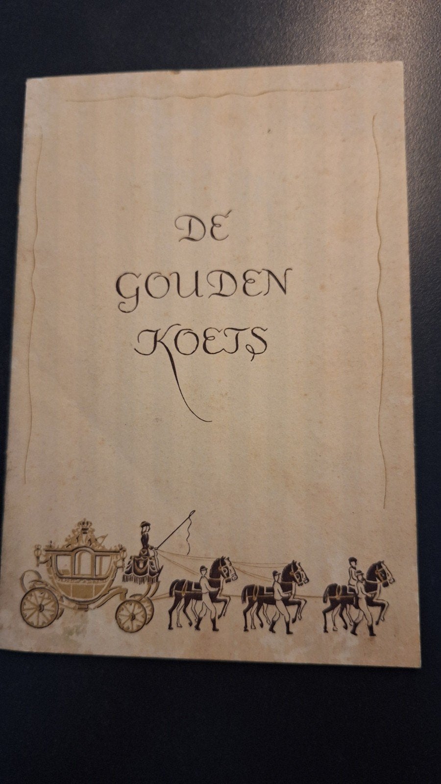 De Gouden Koets - Koningin Juliana Fonds, Boeken, Ophalen of Verzenden, 20e eeuw of later, Gelezen, Onbekend