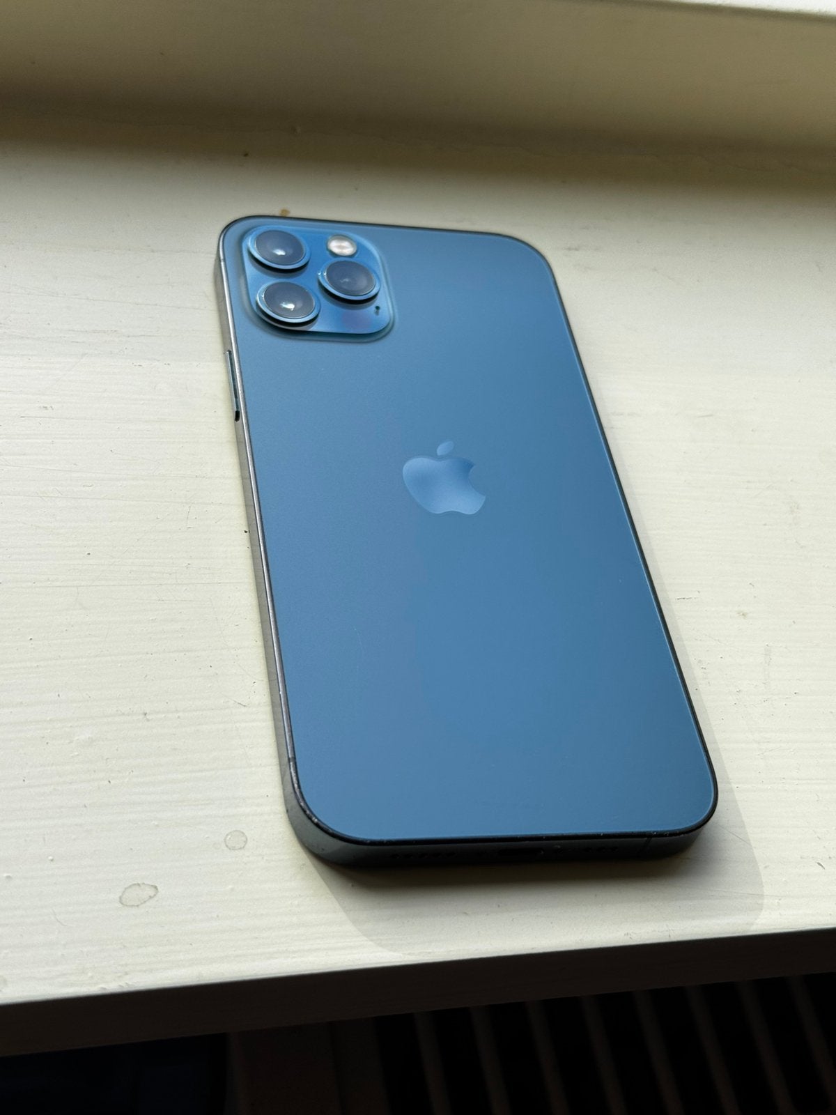 Nette iPhone 12 Pro met accessoires, 128 GB, Blauw, Zo goed als nieuw, Zonder simlock