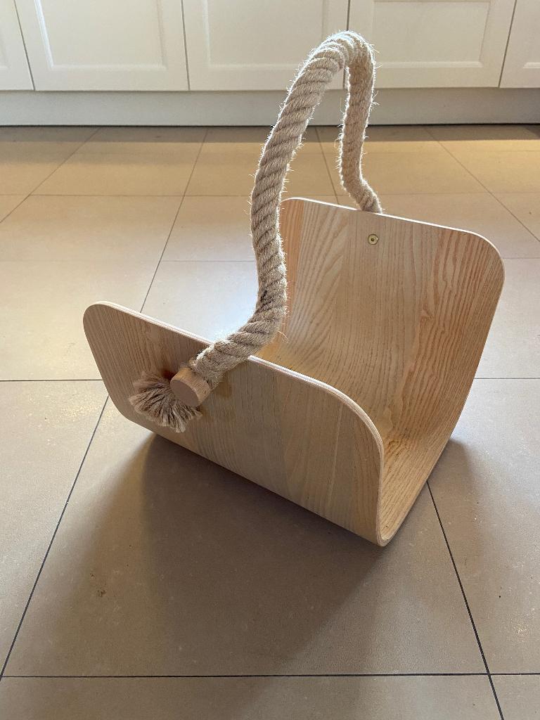 scandinavisch design lectuurbak houtbak krantenbak, Huis en Inrichting, Woonaccessoires | Krantenbakken en Lectuurbakken, Ophalen of Verzenden