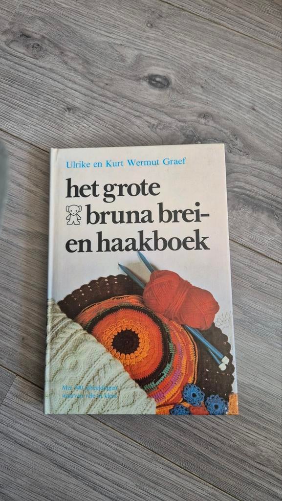 Grote bruna brei en haakboek, Ophalen of Verzenden