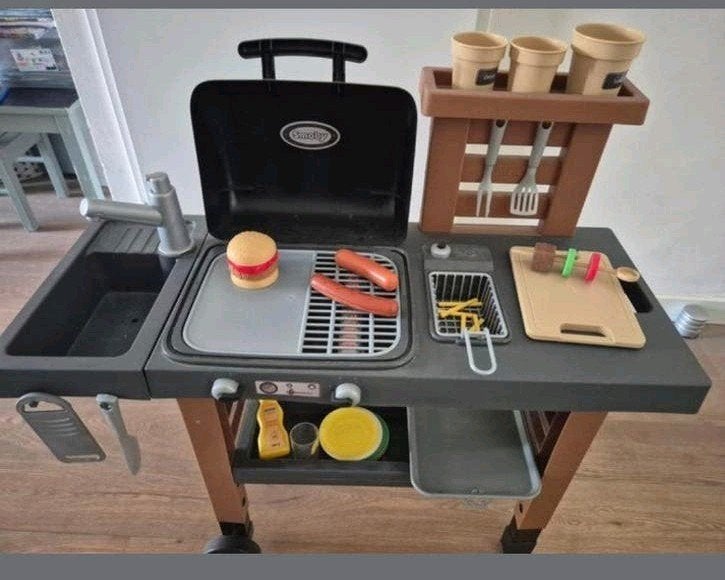 Superdeluxe Smoby buiten babrbecue met werkende kraan, Ophalen, Nieuw