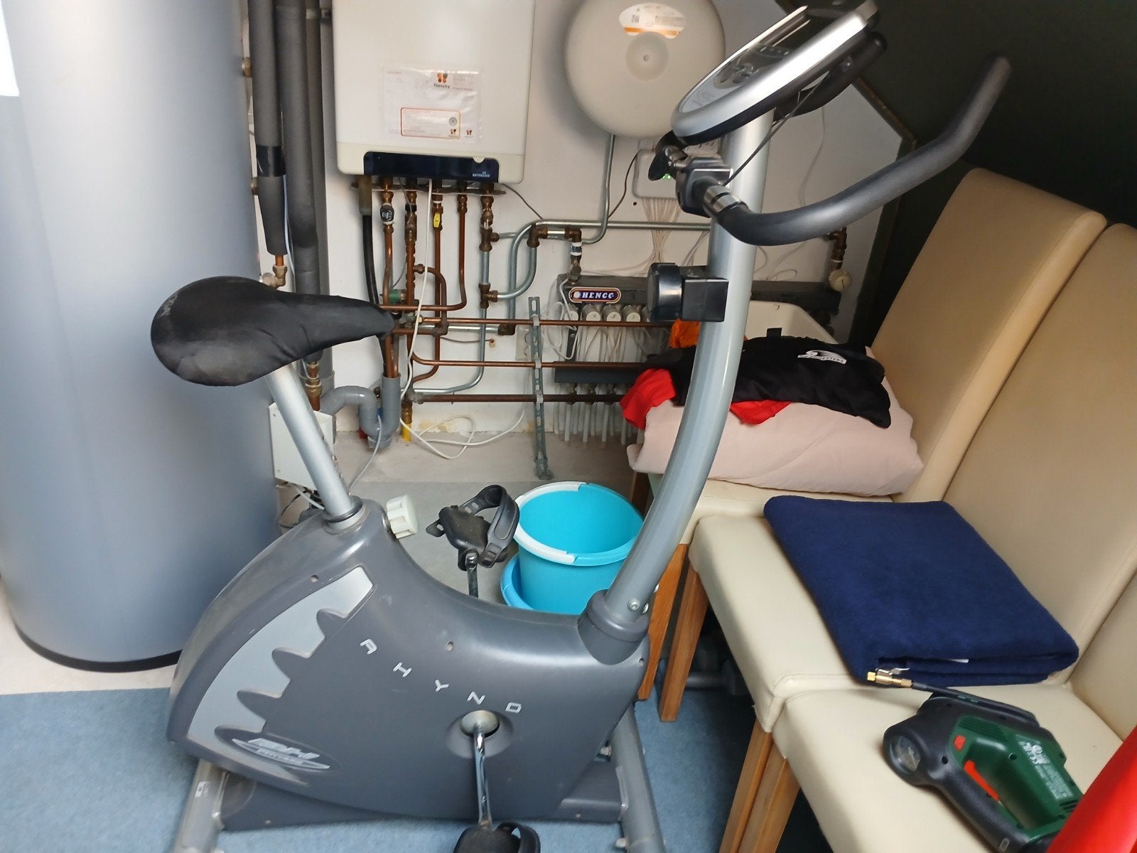 Rhyno hometrainer zwart-grijs, Ophalen, Kunststof, Gebruikt, Benen