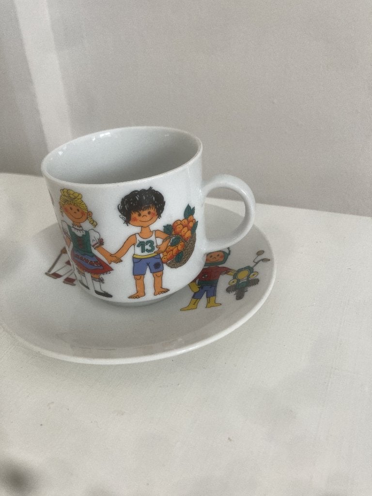 Kinder kopje, Huis en Inrichting, Keuken | Servies, Ophalen of Verzenden, Zo goed als nieuw, Overige stijlen, Kop(pen) en/of Schotel(s)