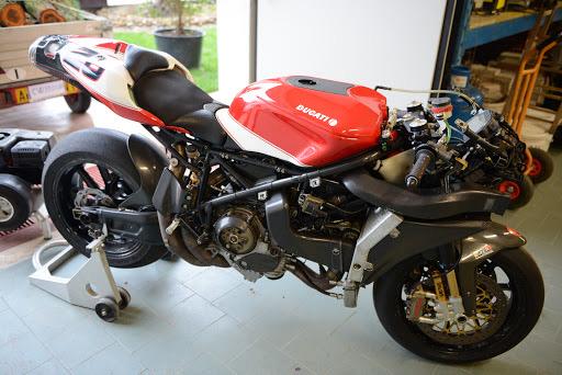 Gezocht: ducati 999rs koelwater revisor, Ophalen of Verzenden