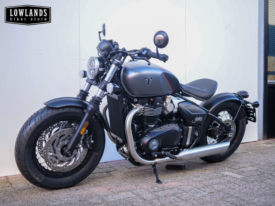 TRIUMPH BONNEVILLE BOBBER (bj 2026), Motoren, 2 cilinders, Chopper, Bedrijf, Onbekend